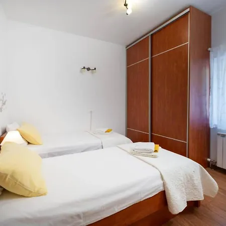 Four Bedroom Villa, Terrace, Pool Vila