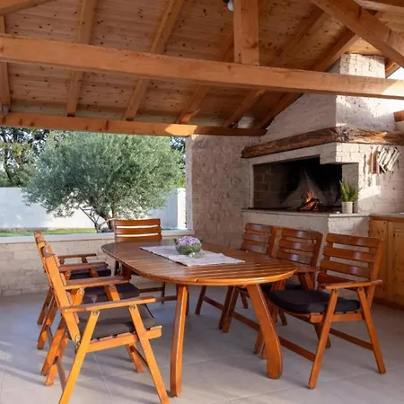 Willa Four Bedroom Villa, Terrace, Pool