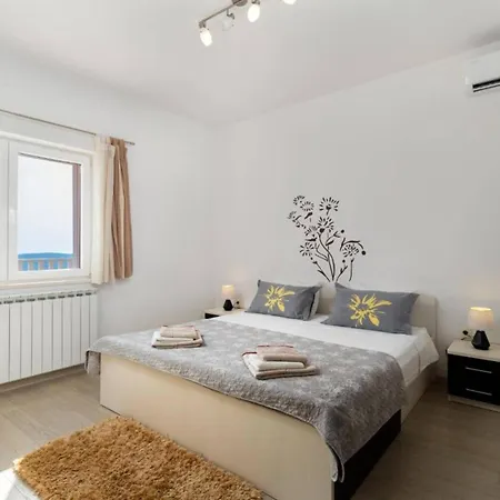 Four Bedroom Villa, Terrace, Pool *