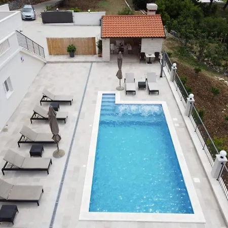 Four Bedroom Villa, Terrace, Pool