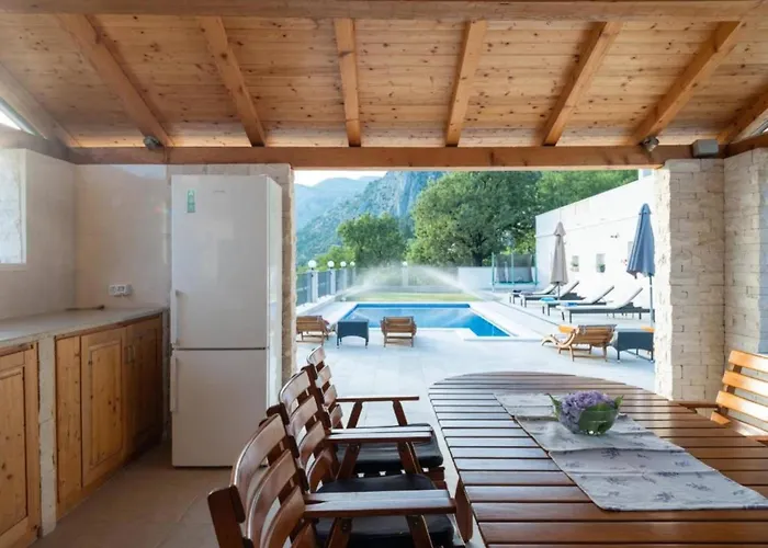 Willa Four Bedroom Villa, Terrace, Pool