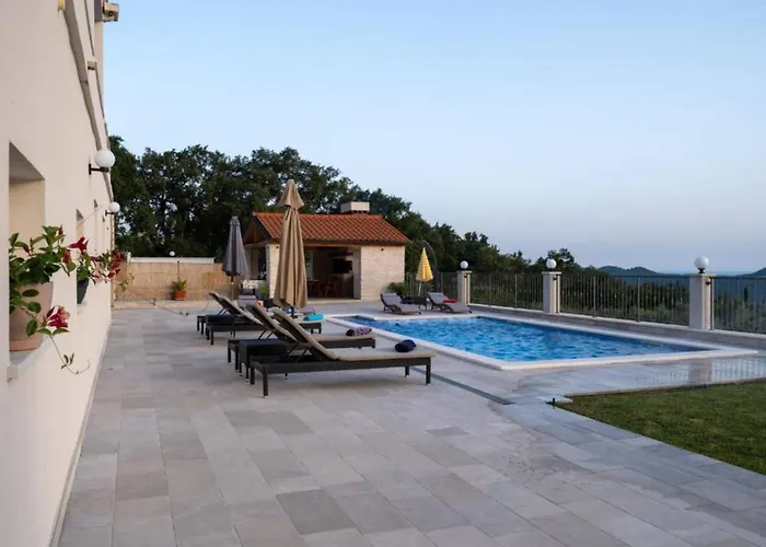 Four Bedroom Villa, Terrace, Pool Willa Pridvorje