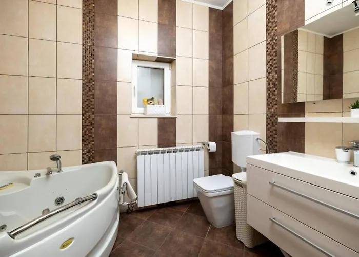 Four Bedroom Villa, Terrace, Pool *