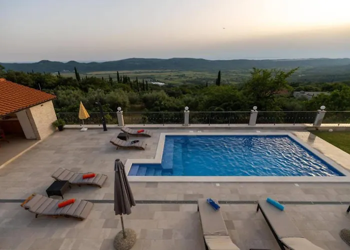 Four Bedroom Villa, Terrace, Pool Pridvorje