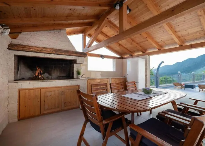 Willa Four Bedroom Villa, Terrace, Pool