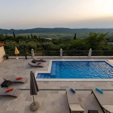 Four Bedroom Villa, Terrace, Pool Pridvorje