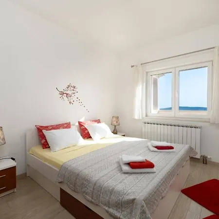 Villa Four Bedroom Villa, Terrace, Pool *